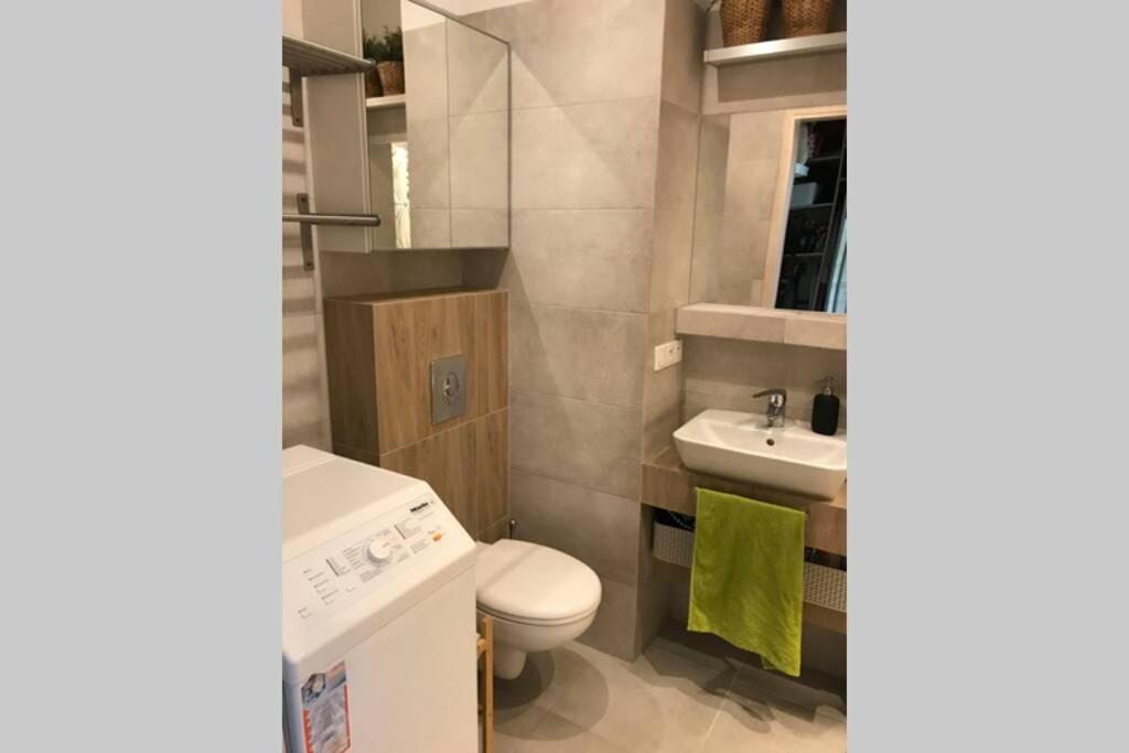 Apartment In Green Area Breslavia Esterno foto